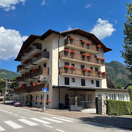 Dolomiti 3* Fiera Di Primiero