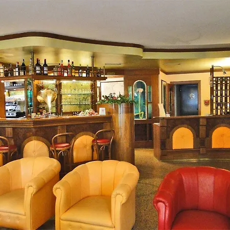 Dolomiti Hotel Fiera Di Primiero
